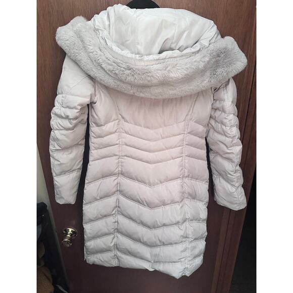 KARL LAGERFELD CREAM DOWN HOODED COAT; SIZE XS - Picture 4 of 6